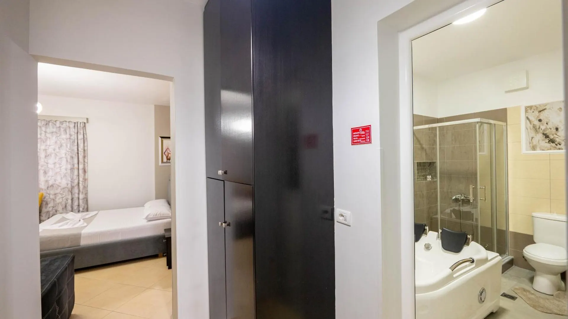 Vila Del Mar Ksamil Aparthotel